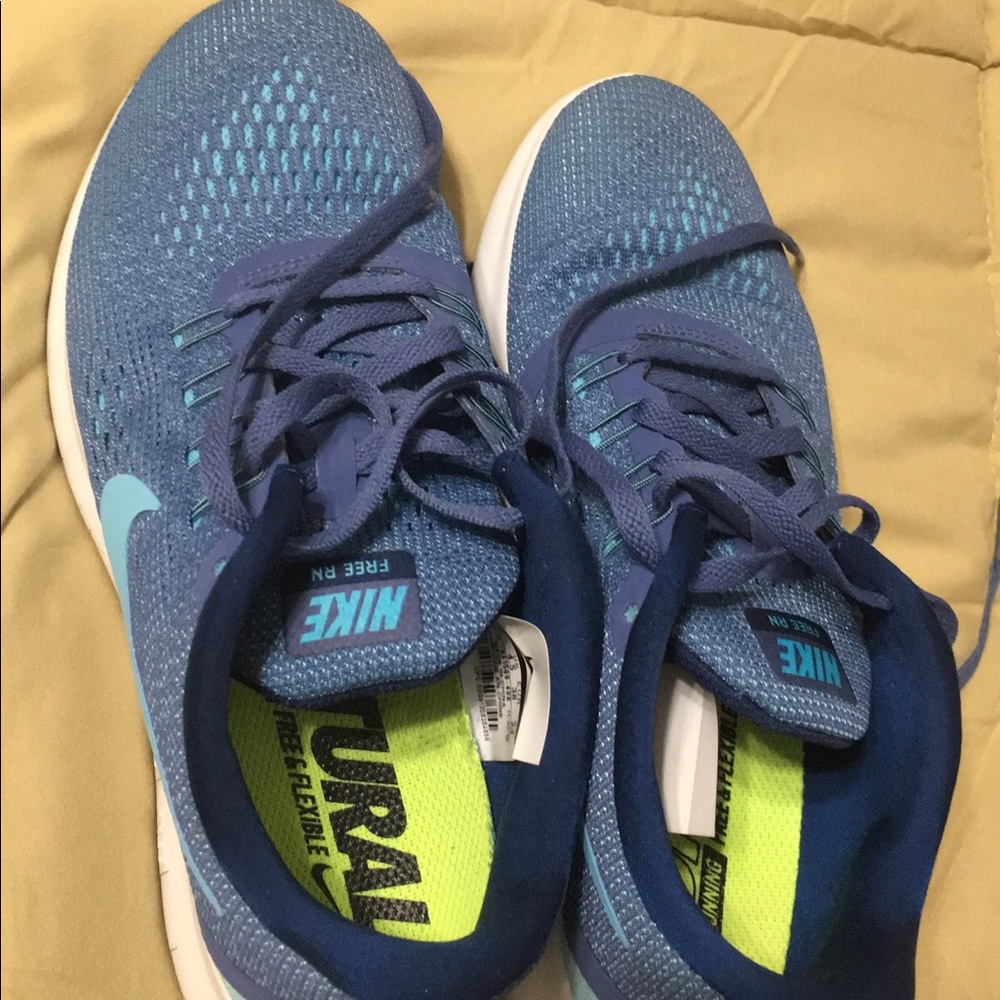 NIKE Free Run sz 7